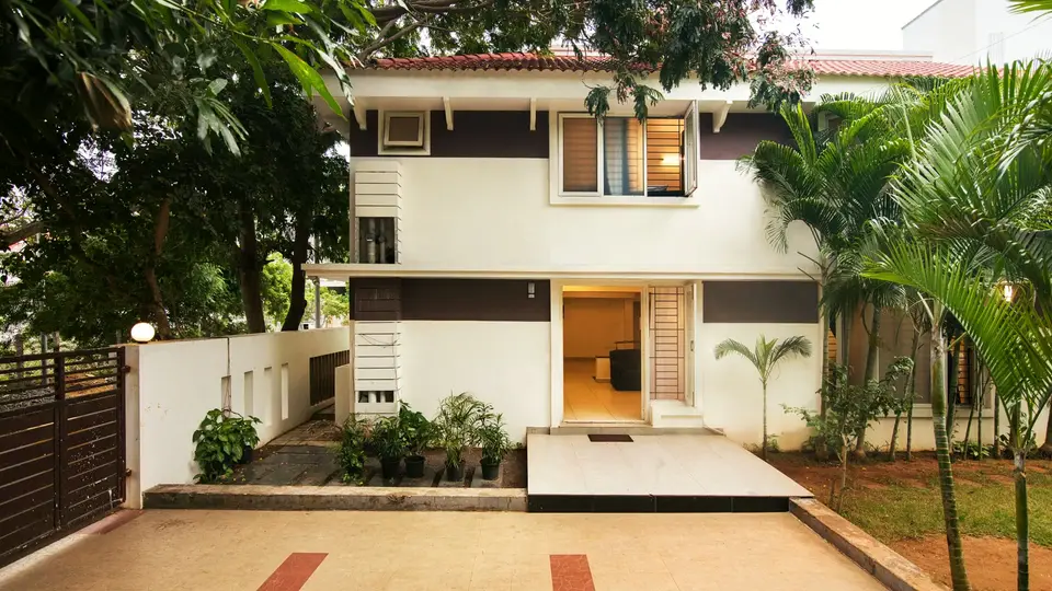 ECR Diamond Beach House — The private pool cinema