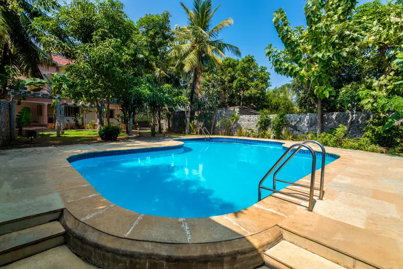 The pool steps