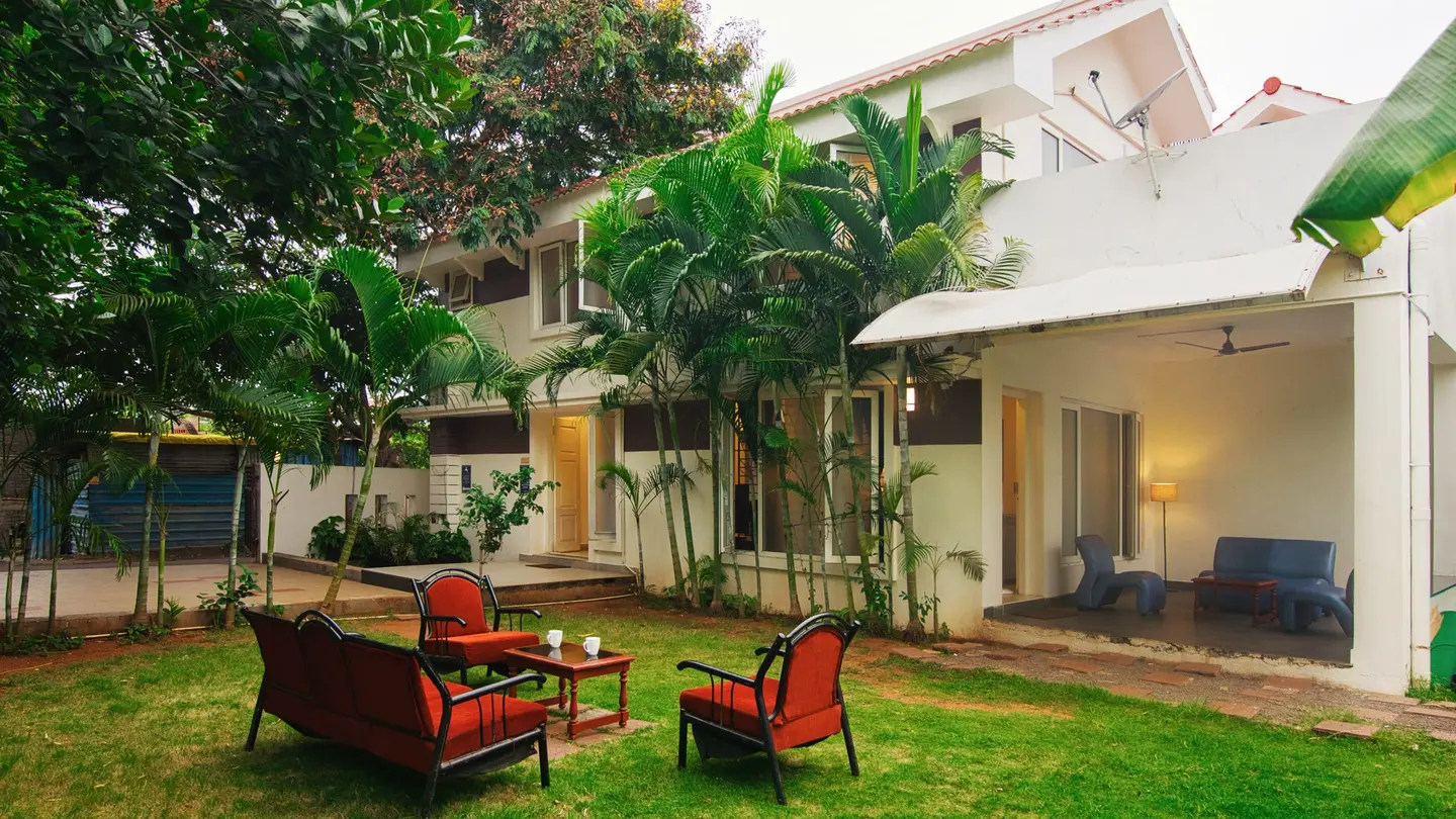ECR Diamond Beach House seen from the garden